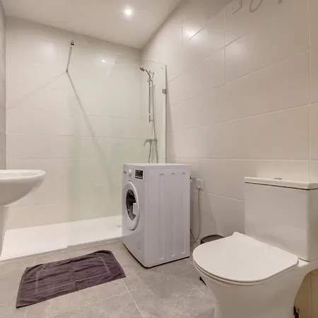 Urban Oasis 3br Duplex In A Prime Location Apartment