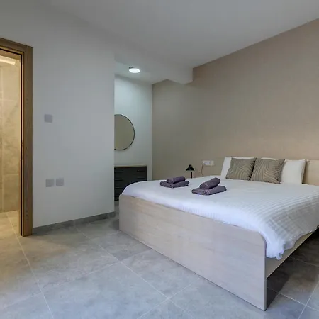 Urban Oasis 3br Duplex In A Prime Location Apartment San Gwann