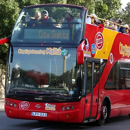 Urban Oasis 3br Duplex In A Prime Location شقة