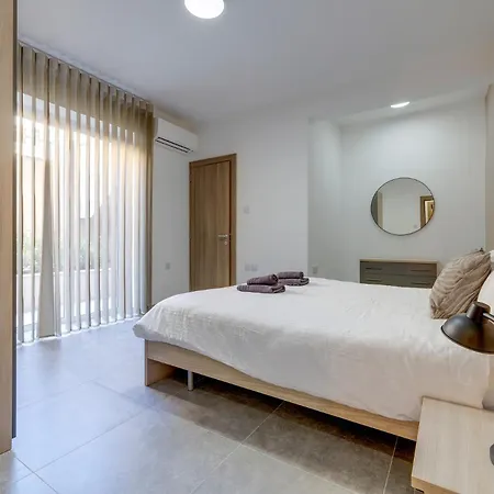 Urban Oasis 3br Duplex In A Prime Location Apartment San Gwann