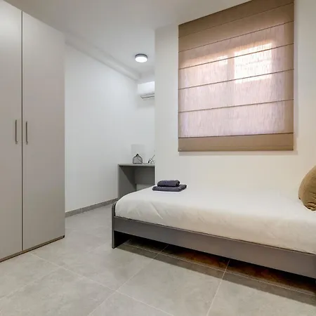 Urban Oasis 3br Duplex In A Prime Location شقة